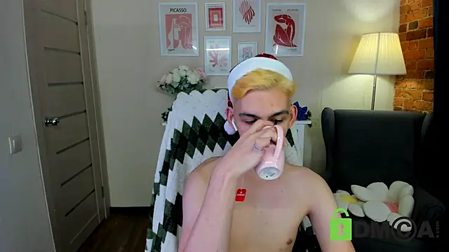 Snapshot of Ul_Tima chatting on 12-28-24, 12:36 Ul Tima online show from 12-28-24, 12:36