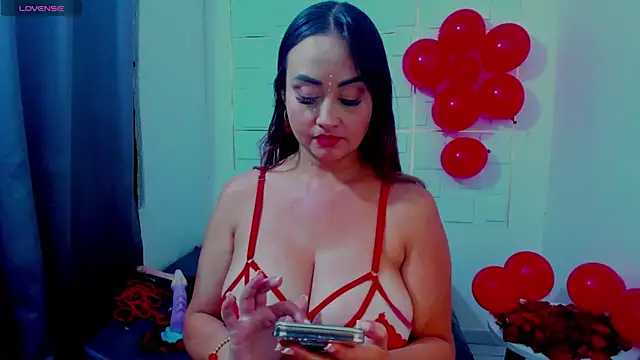 Snapshot of IsaSixty9 chatting on 02-14-25, 11:09 IsaSixty9 online show from 02-14-25, 11:09