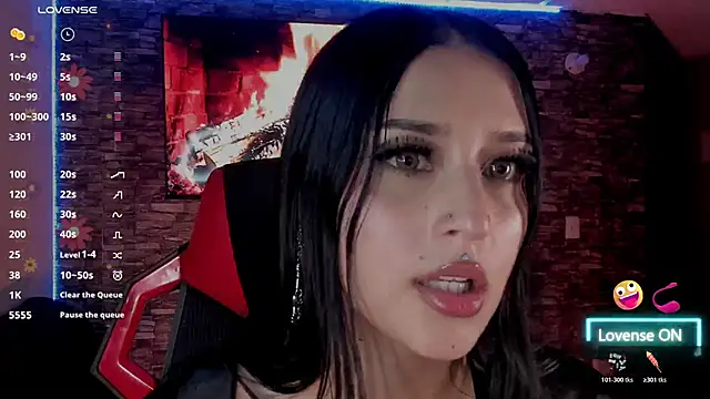 Charlotte greys online show from 04-13-26, 11:43