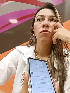 Snapshot of rachellboom chatting on 01-31-25, 07:40 rachellboom online show from 01-31-25, 07:40