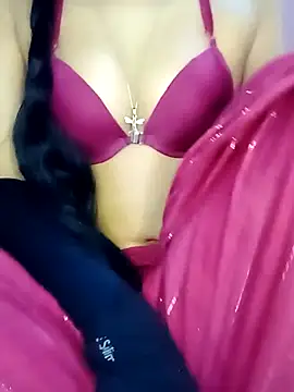 Snapshot of L_ucy1 chatting on 01-08-25, 11:41 L ucy1 online show from 01-08-25, 11:41