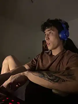 gojo satoru 18 online show from 12-16-25, 06:29