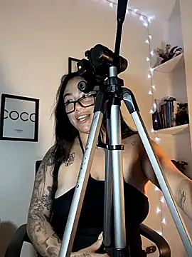 Snapshot of helena_smith chatting on 02-06-25, 10:37 helena smith online show from 02-06-25, 10:37