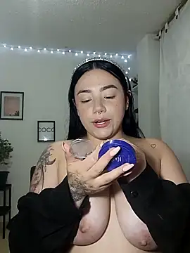 Snapshot of helena_smith chatting on 03-18-25, 05:20 helena smith online show from 03-18-25, 05:20