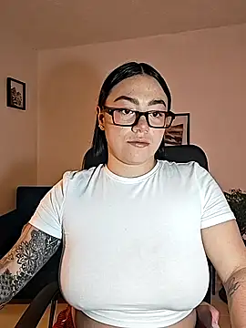 Snapshot of helena_smith chatting on 09-18-25, 05:31 helena smith online show from 09-18-25, 05:31