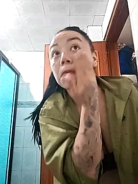 Snapshot of helena_smith chatting on 10-22-25, 03:07 helena smith online show from 10-22-25, 03:07