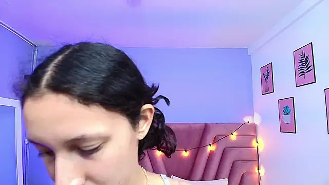 Snapshot of Beautifulskinny18 chatting on 02-07-25, 07:49 Beautifulskinny18 online show from 02-07-25, 07:49