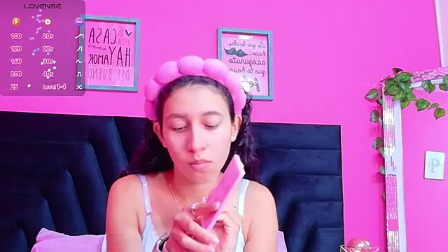 Snapshot of Beautifulskinny18 chatting on 09-28-25, 07:41 Beautifulskinny18 online show from 09-28-25, 07:41