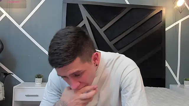 Yeiko Romero  online show from 01-23-25, 05:10