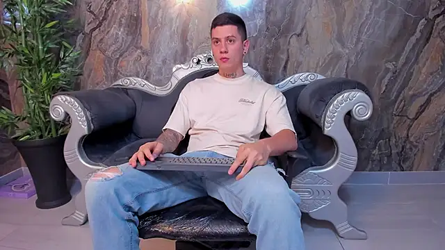 Yeiko Romero  online show from 02-06-25, 11:37