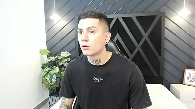 Yeiko Romero  online show from 02-11-25, 04:56