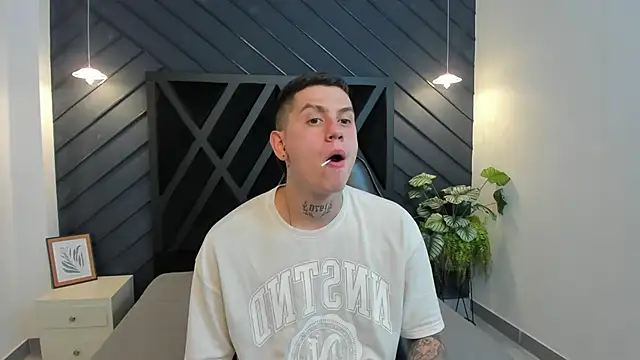 Yeiko Romero  online show from 02-26-25, 05:07