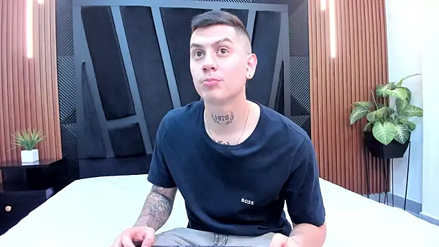 Yeiko Romero  online show from 03-08-25, 05:33