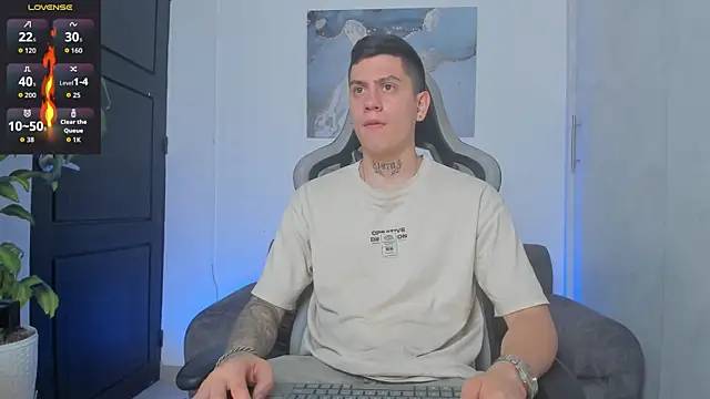 Yeiko Romero  online show from 10-08-25, 02:25