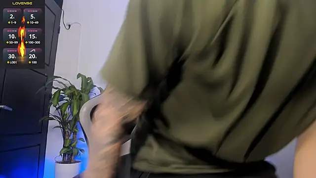 Yeiko Romero  online show from 10-11-25, 04:12