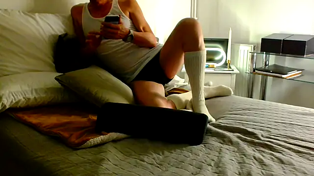 ImYourXtoy online show from 02-13-26, 07:43