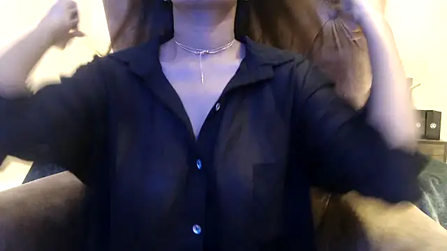 Snapshot of chhui_mui chatting on 02-20-25, 01:40 chhui mui online show from 02-20-25, 01:40