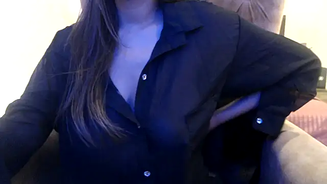 Snapshot of chhui_mui chatting on 02-20-25, 05:51 chhui mui online show from 02-20-25, 05:51