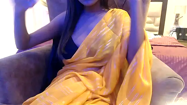 Snapshot of chhui_mui chatting on 02-21-25, 12:05 chhui mui online show from 02-21-25, 12:05