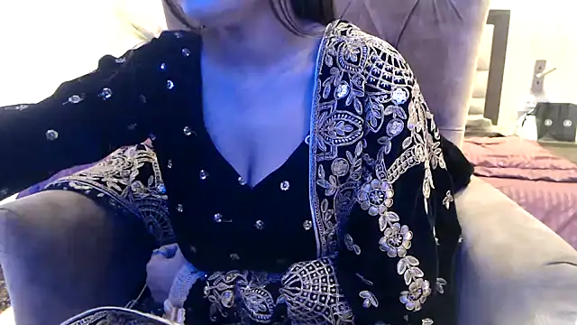 Snapshot of chhui_mui chatting on 02-22-25, 08:31 chhui mui online show from 02-22-25, 08:31