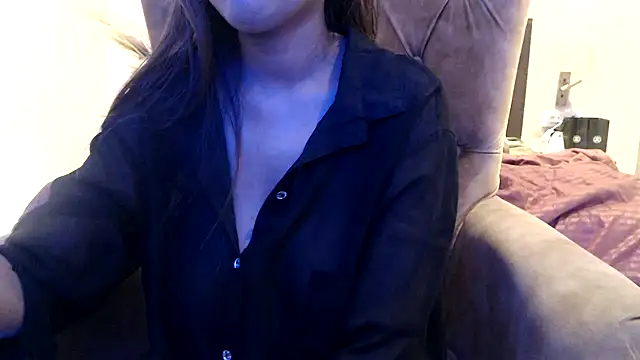 Snapshot of chhui_mui chatting on 03-03-25, 08:21 chhui mui online show from 03-03-25, 08:21