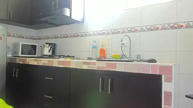 Emma-evans online show from 10-12-25, 03:00