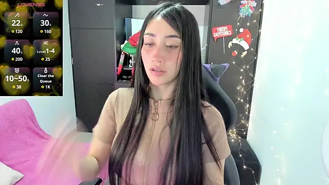 Snapshot of Emilytafur chatting on 12-31-24, 01:15 Emilytafur online show from 12-31-24, 01:15