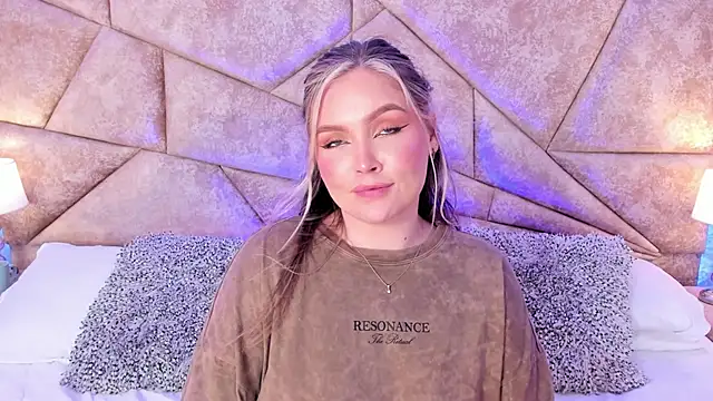 Snapshot of GaiaBaker chatting on 03-20-25, 08:20 GaiaBaker online show from 03-20-25, 08:20