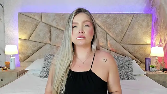 Snapshot of GaiaBaker chatting on 09-25-25, 12:36 GaiaBaker online show from 09-25-25, 12:36