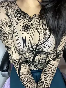 Snapshot of Kriti_02 chatting on 01-11-25, 08:00 Kriti 02 online show from 01-11-25, 08:00