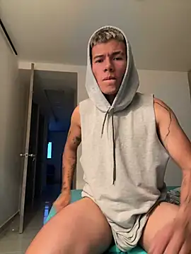 Snapshot of Logan_smith1 chatting on 02-02-25, 05:21 Logan smith1 online show from 02-02-25, 05:21