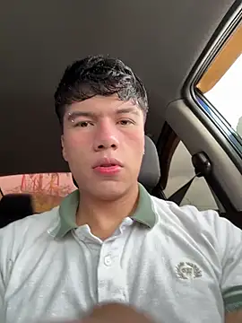 Snapshot of Logan_smith1 chatting on 10-18-25, 05:35 Logan smith1 online show from 10-18-25, 05:35