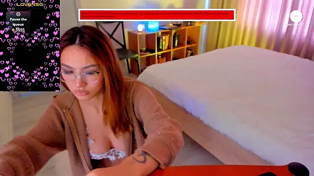 Snapshot of Jekky_ice chatting on 12-19-24, 06:34 Jekky ice online show from 12-19-24, 06:34