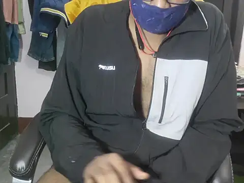 Snapshot of Average_Indian chatting on 11-18-25, 08:19 Average Indian online show from 11-18-25, 08:19