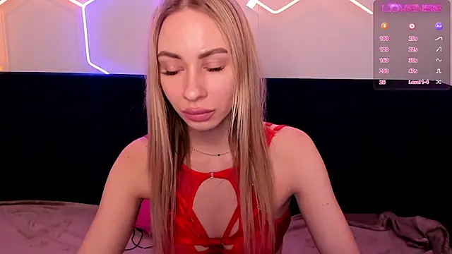 Snapshot of Diana_Garrett chatting on 02-15-25, 12:01 Diana Garrett online show from 02-15-25, 12:01