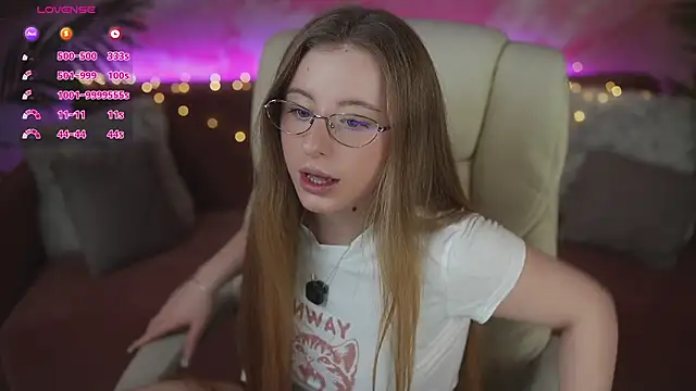 SilverrMoon online show from 04-03-26, 12:58