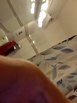 Josephine LIVE online show from 11-01-25, 03:58