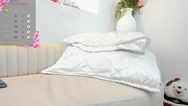 Snapshot of iiris_ chatting on 01-08-25, 03:07 iiris online show from 01-08-25, 03:07