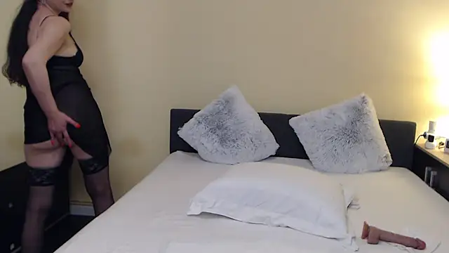 Melissa Mely online show from 01-08-25, 04:44