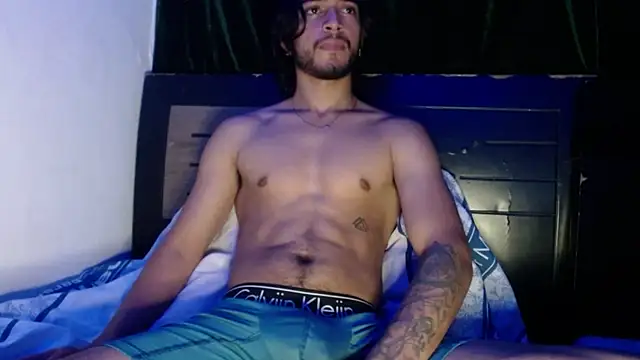 Snapshot of maxximus_100 chatting on 12-22-24, 04:38 maxximus 100 online show from 12-22-24, 04:38