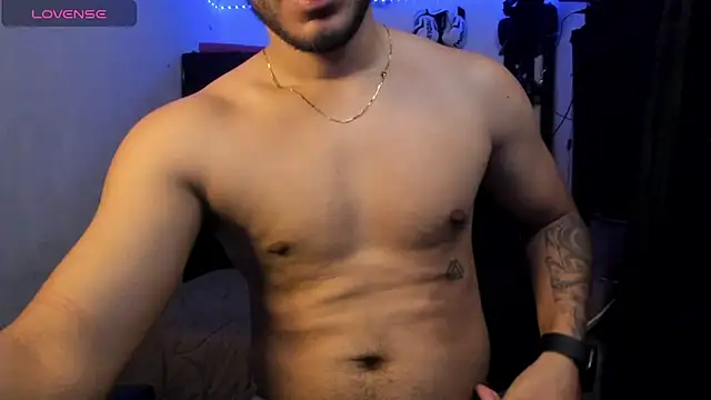 Snapshot of maxximus_100 chatting on 11-12-25, 08:41 maxximus 100 online show from 11-12-25, 08:41