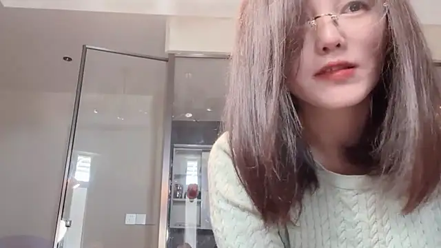 Krismil3 online show from 04-20-26, 01:19