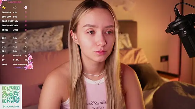 Snapshot of HollisBeckett chatting on 11-11-25, 03:06 HollisBeckett online show from 11-11-25, 03:06