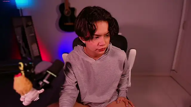 Snapshot of marlena3312 chatting on 10-19-25, 01:01 marlena3312 online show from 10-19-25, 01:01