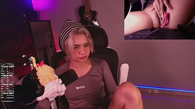 Snapshot of marlena3312 chatting on 11-27-25, 03:03 marlena3312 online show from 11-27-25, 03:03