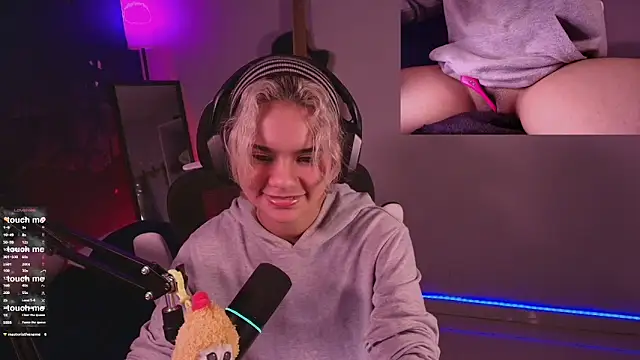 Snapshot of marlena3312 chatting on 11-30-25, 03:27 marlena3312 online show from 11-30-25, 03:27