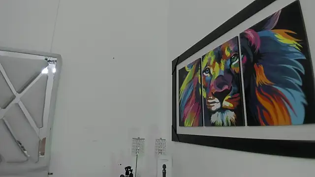 Snapshot of leslyylove chatting on 03-18-25, 07:08 leslyylove online show from 03-18-25, 07:08