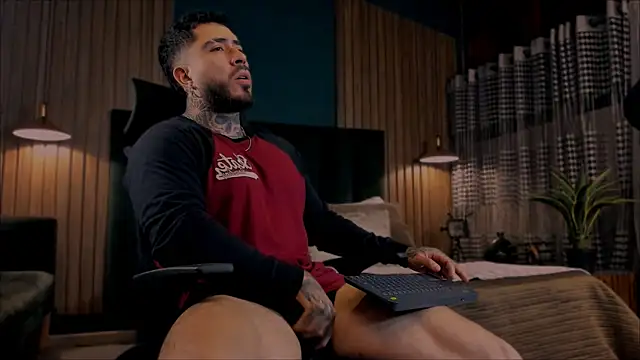 LeoSalvatore  online show from 02-08-25, 03:30