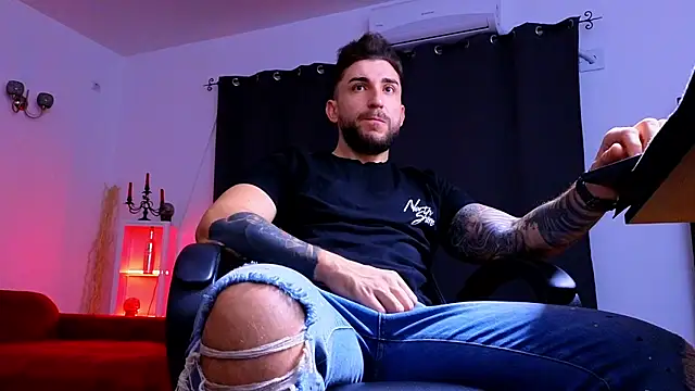 MightyAaron66 online show from 10-27-25, 04:38