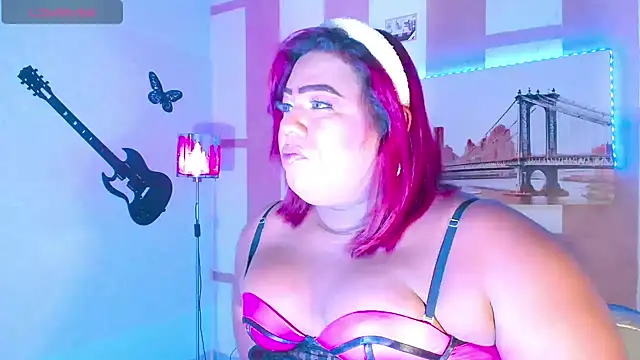 Snapshot of OpraxBellinda chatting on 10-14-25, 01:17 OpraxBellinda online show from 10-14-25, 01:17